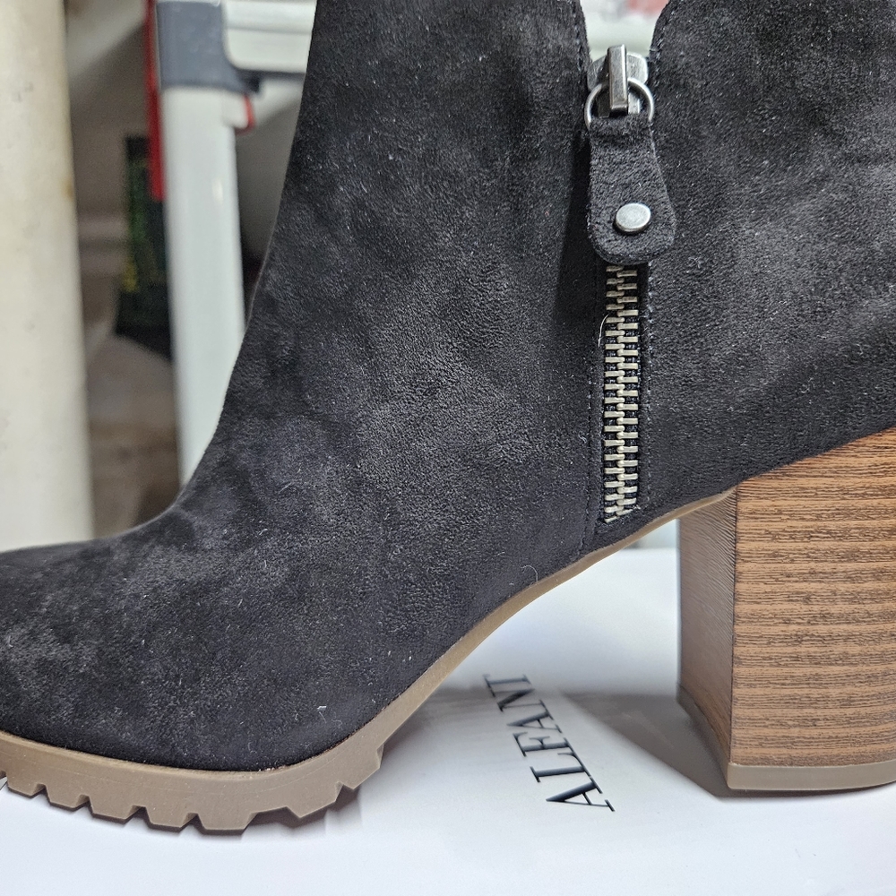 Short boots